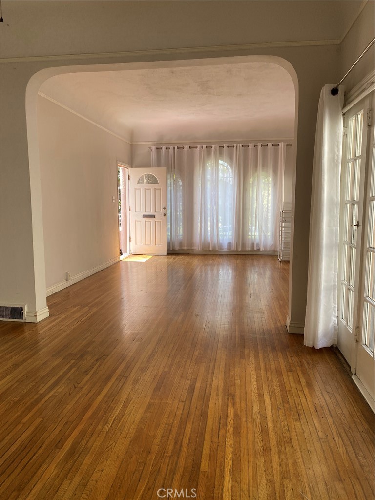 MLS #SR25112900 image #2