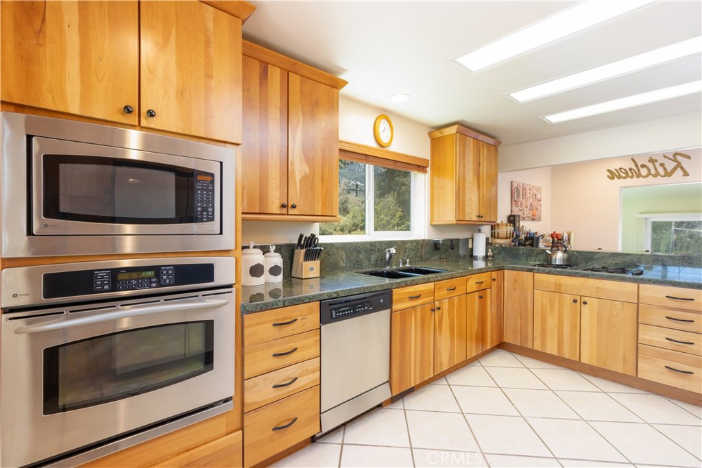 MLS #SR25113671 image #8