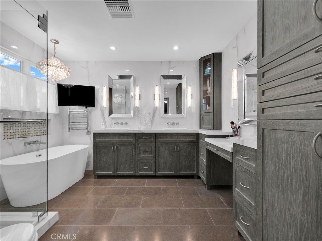 MLS #SR25118440 image #16