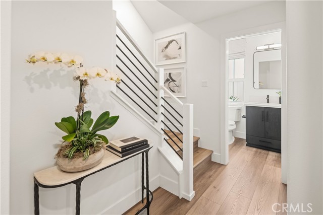 MLS #SR25121157 image #2