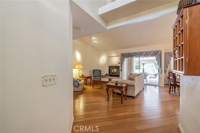 MLS #SR25121434 image #9
