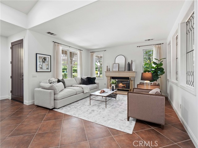 MLS #SR25124056 image #5