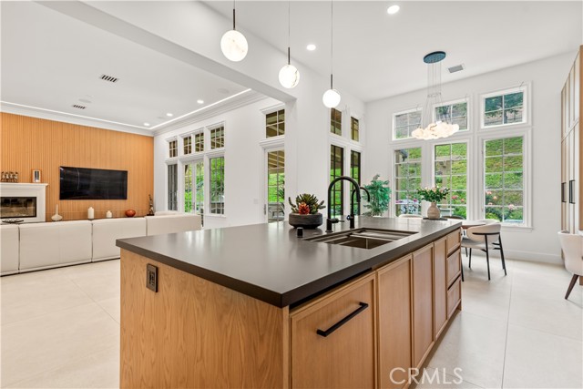 MLS #SR25126057 image #8