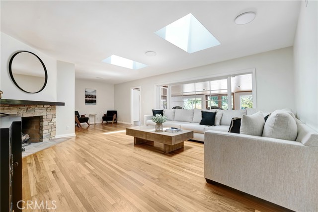 MLS #SR25135944 image #4