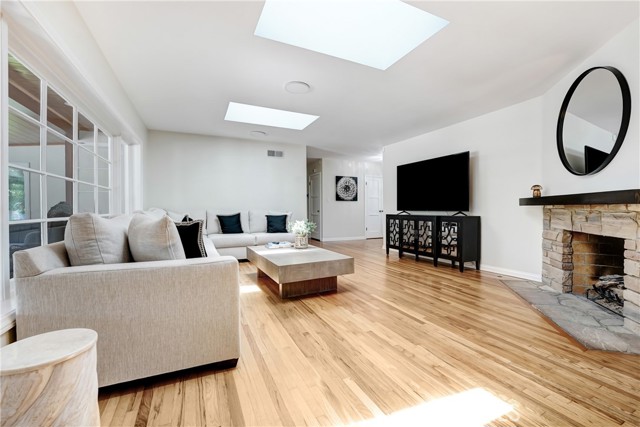 MLS #SR25135944 image #5