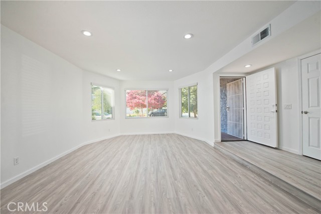 MLS #SR25154804 image #1