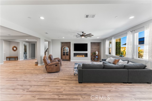 MLS #SR25160942 image #8
