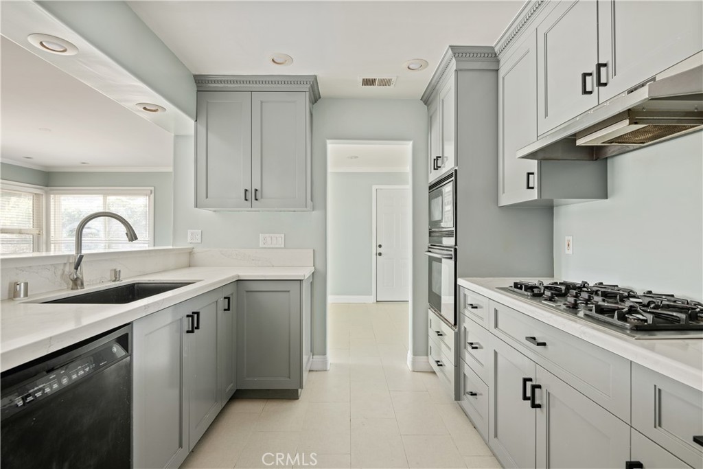 MLS #SR25161927 image #8