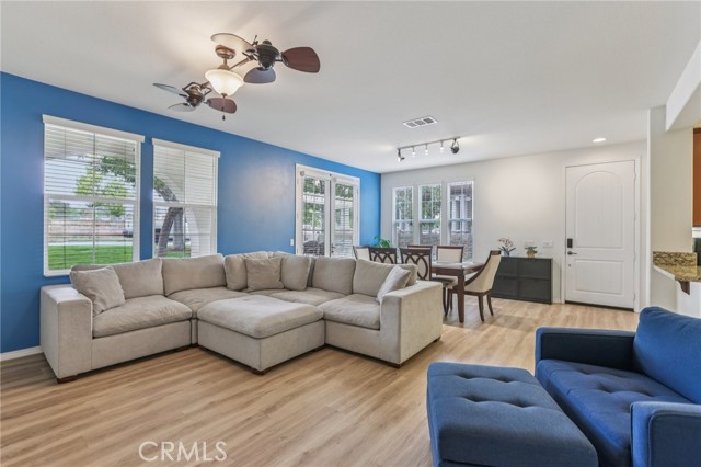 MLS #SR25163382 image #1