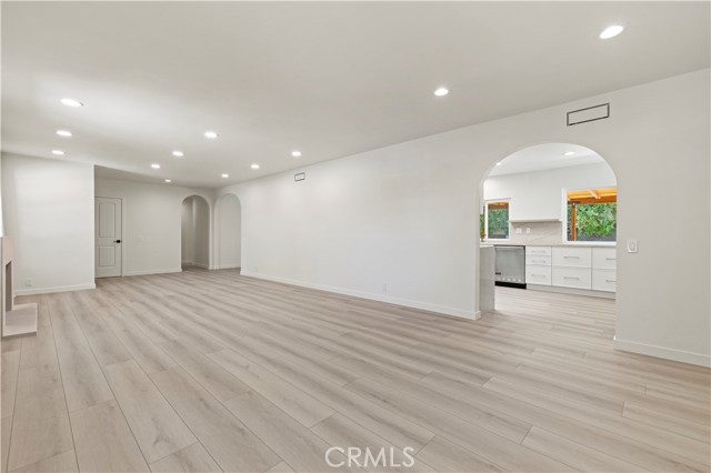 MLS #SR25164677 image #8