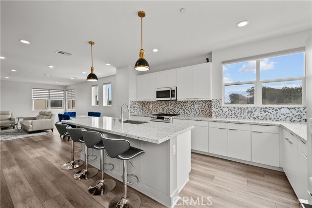 MLS #SR25165010 image #0