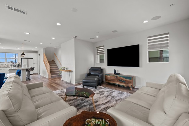 MLS #SR25165010 image #2