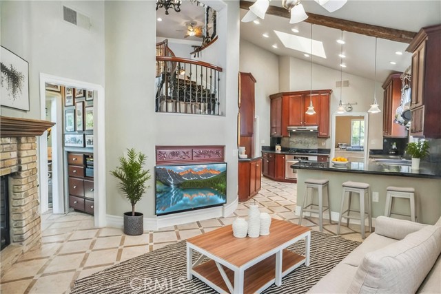 MLS #SR25166318 image #9