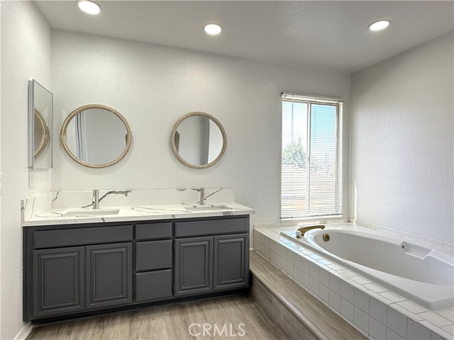 MLS #SR25168263 image #11