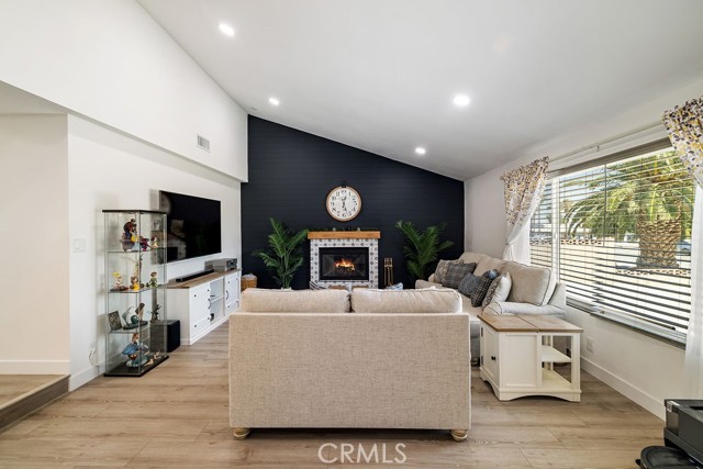 MLS #SR25173333 image #10