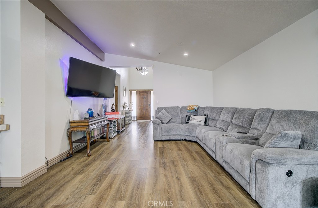 MLS #SR25178393 image #6