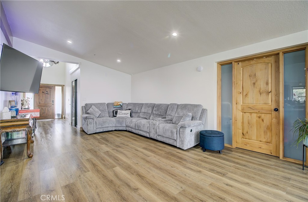 MLS #SR25178393 image #7