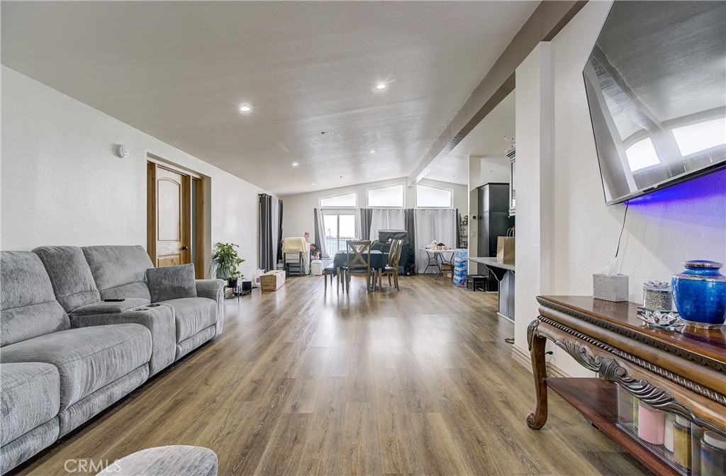 MLS #SR25178393 image #8