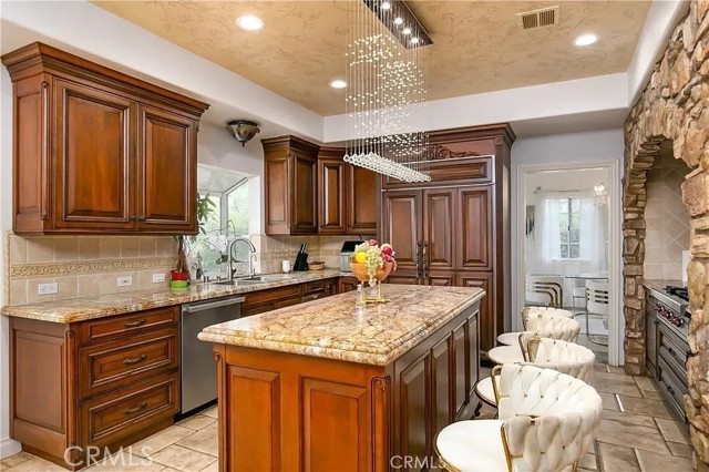 MLS #SR25178603 image #8