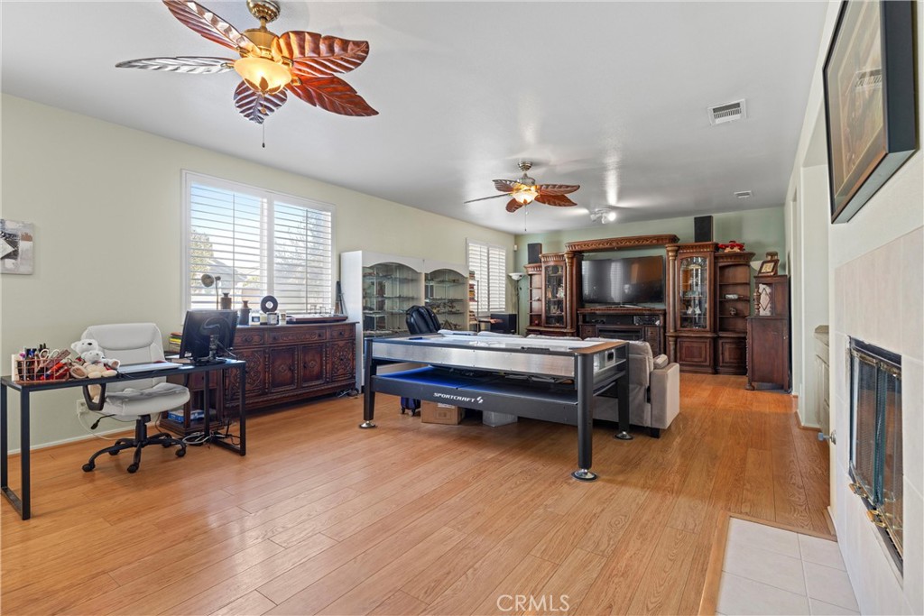 MLS #SR25181937 image #8