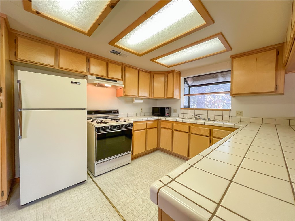 MLS #SR25182043 image #9
