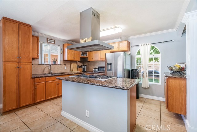 MLS #SR25182515 image #8