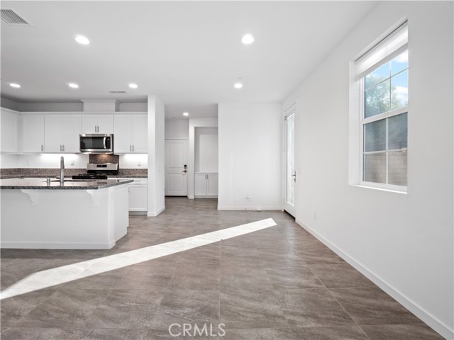 MLS #SR25182566 image #5