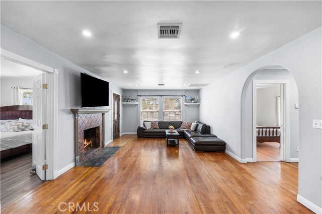 MLS #SR25183460 image #10