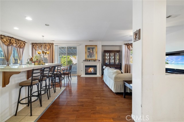 MLS #SR25183608 image #4