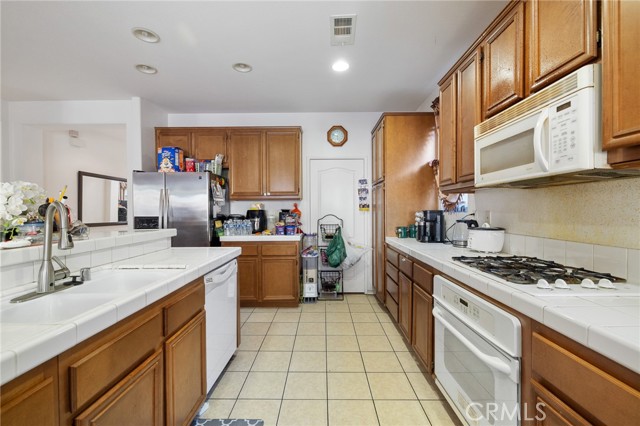 MLS #SR25183608 image #8