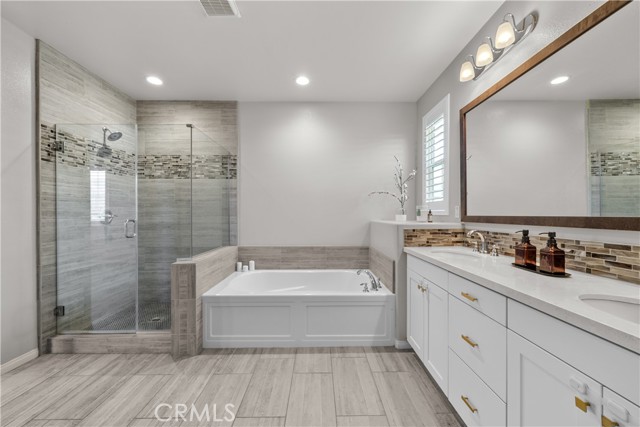 MLS #SR25183609 image #16