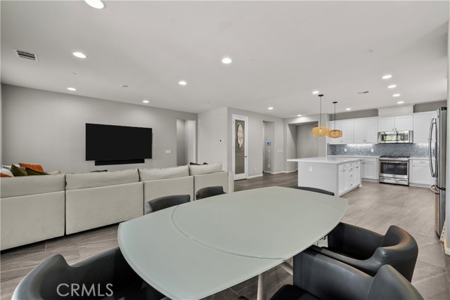 MLS #SR25183609 image #8