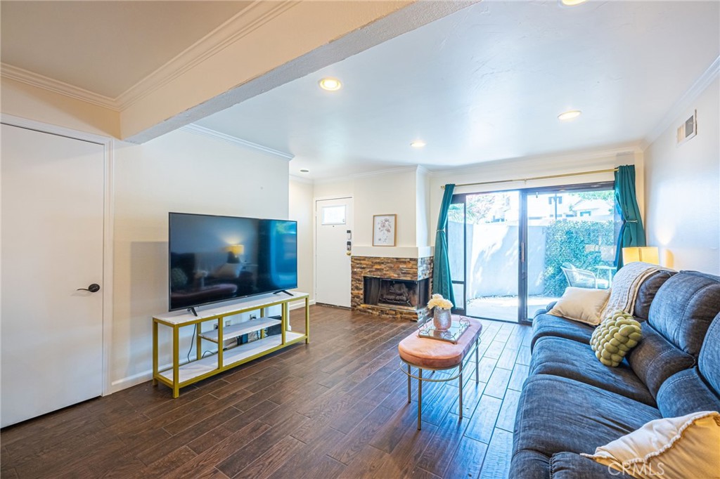 MLS #SR25183659 image #9