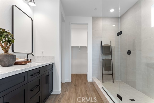MLS #SR25183906 image #8