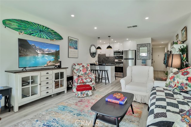 MLS #SR25184352 image #6