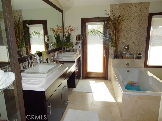 MLS #SR25184753 image #7