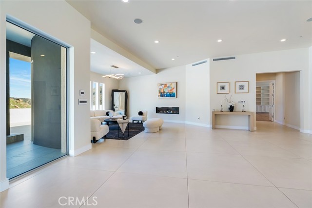 MLS #SR25186642 image #10