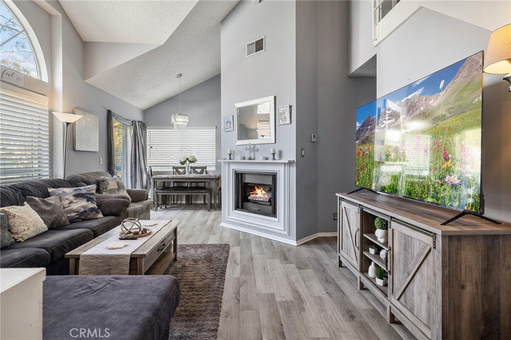 MLS #SR25187359 image #2