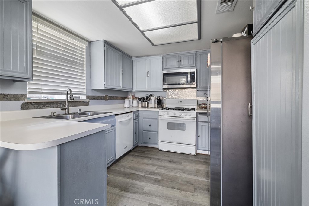 MLS #SR25187359 image #9