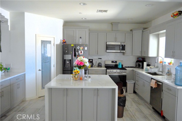 MLS #SR25187368 image #9