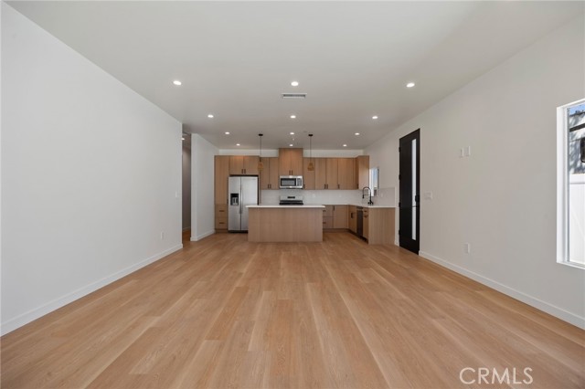 MLS #SR25187638 image #5