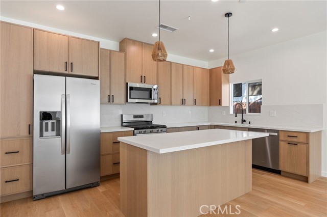 MLS #SR25187638 image #7