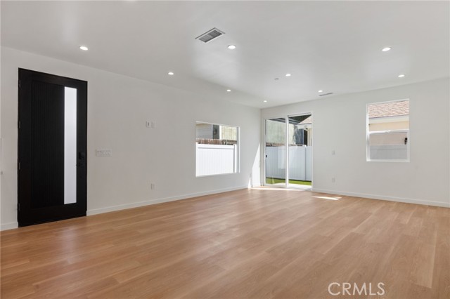 MLS #SR25187638 image #9