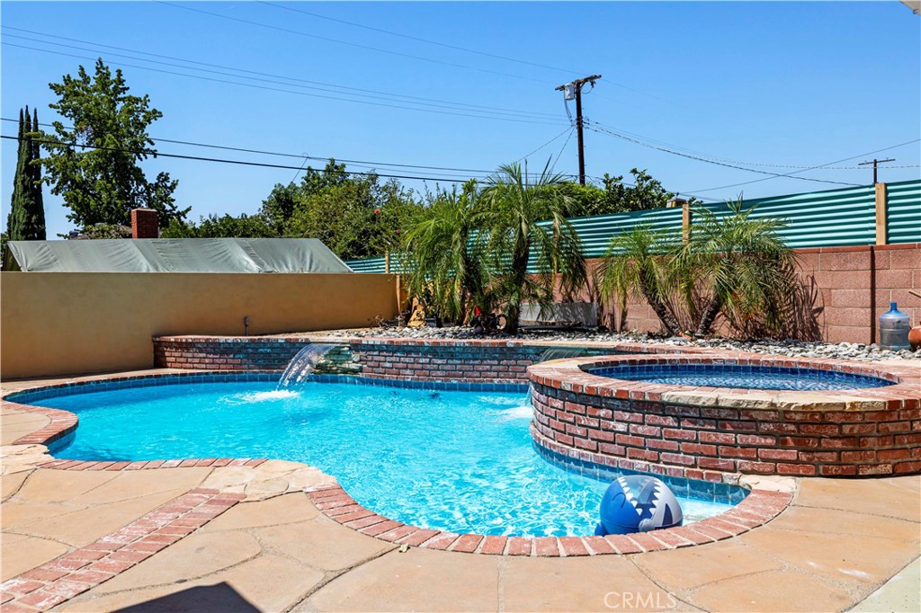 MLS #SR25188102 image #2