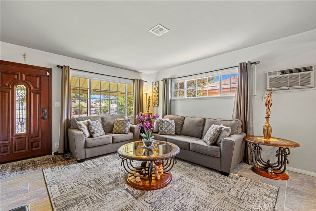 MLS #SR25188102 image #3