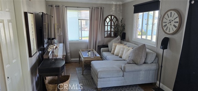 MLS #SR25188593 image #1