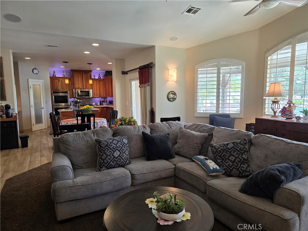 MLS #SR25189119 image #9