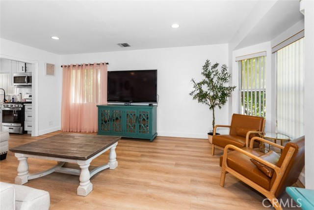 MLS #SR25189122 image #4