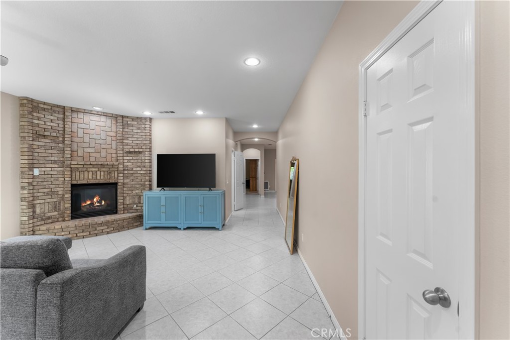 MLS #SR25189127 image #3