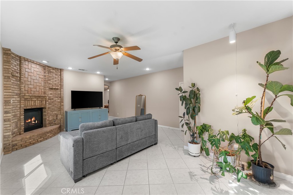 MLS #SR25189127 image #5